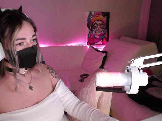 NightMint Live Webcam on BongaCams