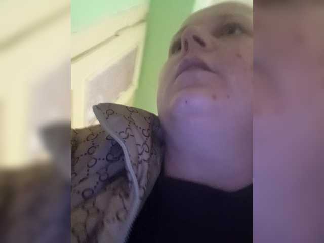 EmmaXlove's BongaCams show and profile