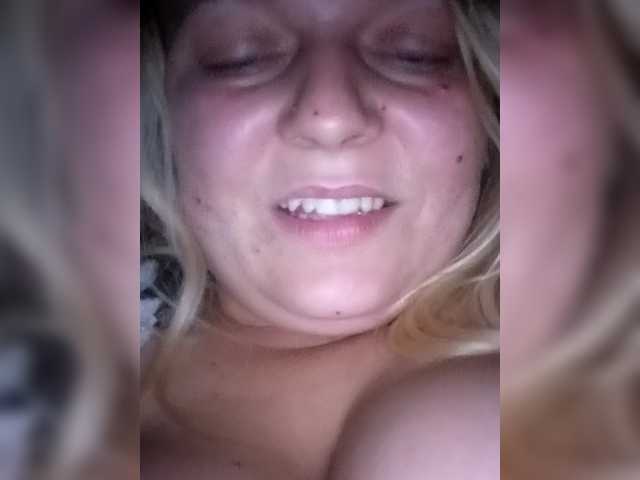 EmmaXlove – webcam model profile photo