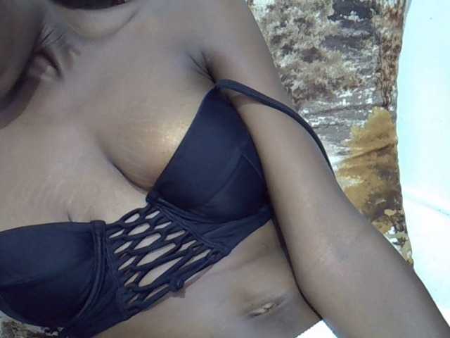 Ebonyslim webcam bongacams model stream image