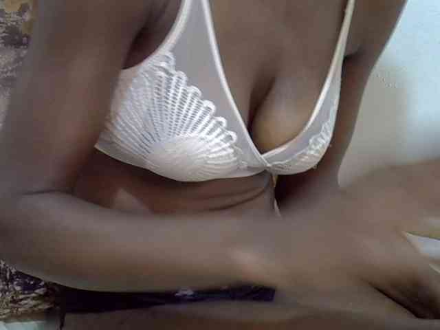 Ebonyslim webcam