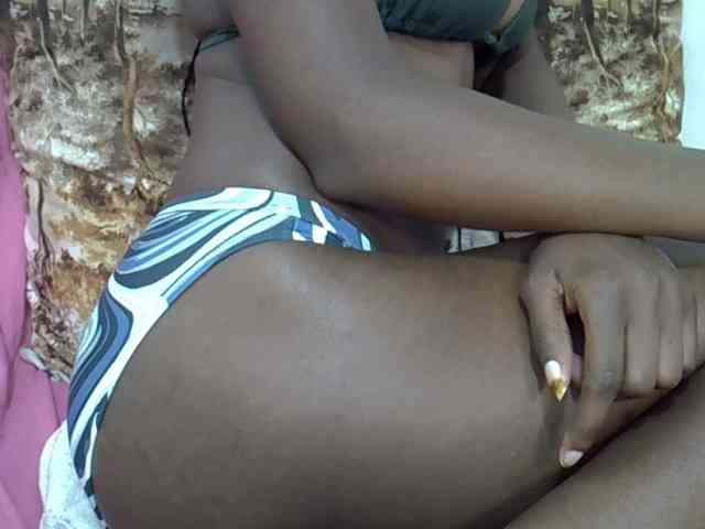 Ebonyslim webcam