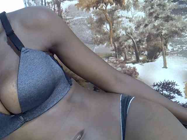 Ebonyslim webcam
