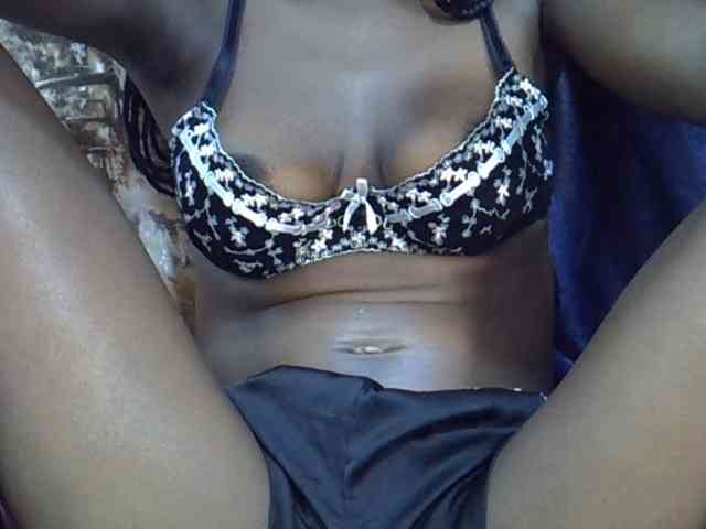 Ebonyslim webcam
