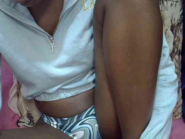 Ebonyslim webcam