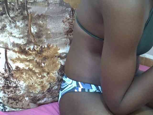 Ebonyslim webcam