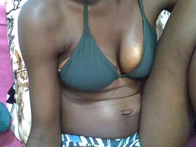 Ebonyslim webcam