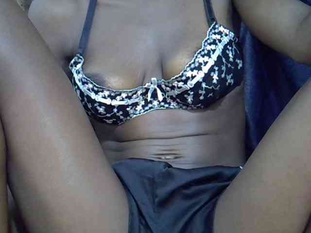 Ebonyslim webcam
