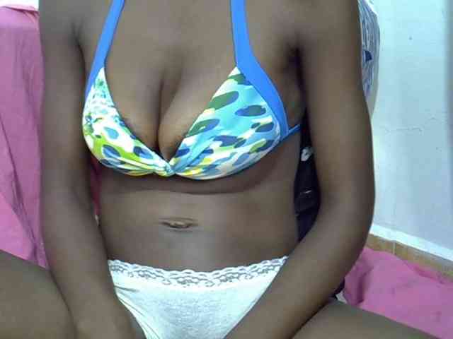 Ebonyslim webcam