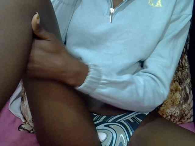 Ebonyslim Live Webcam on BongaCams
