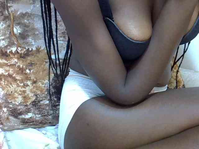 Ebonyslim webcam