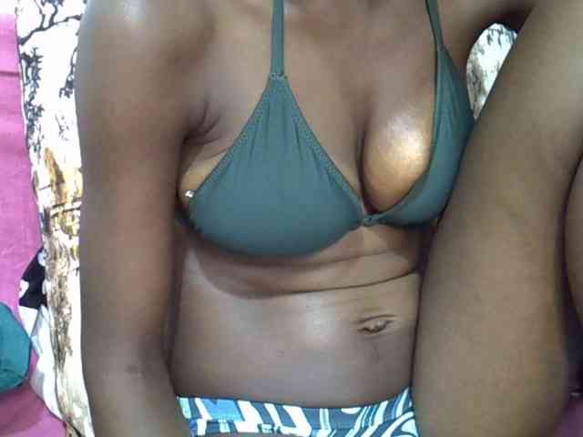 Ebonyslim webcam