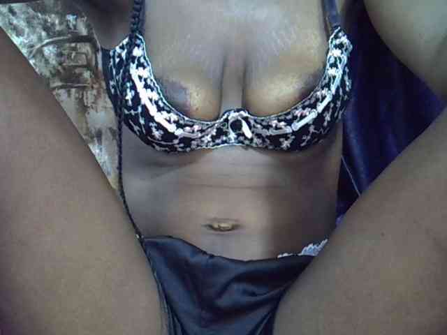 Ebonyslim webcam