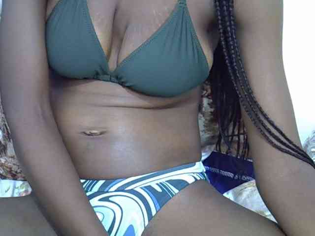 Ebonyslim Live Webcam on BongaCams
