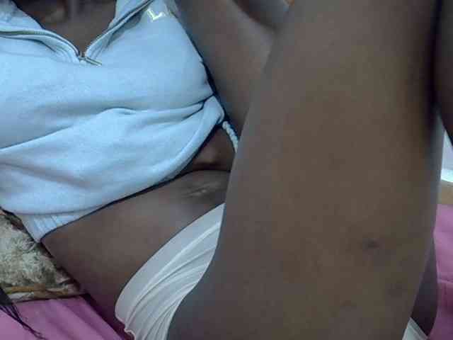 Ebonyslim webcam