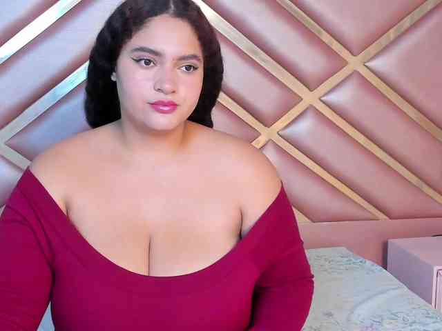 EllaHunt webcam