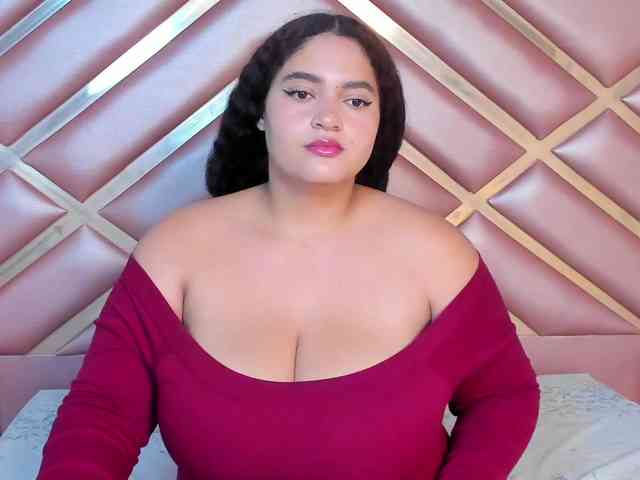 EllaHunt webcam