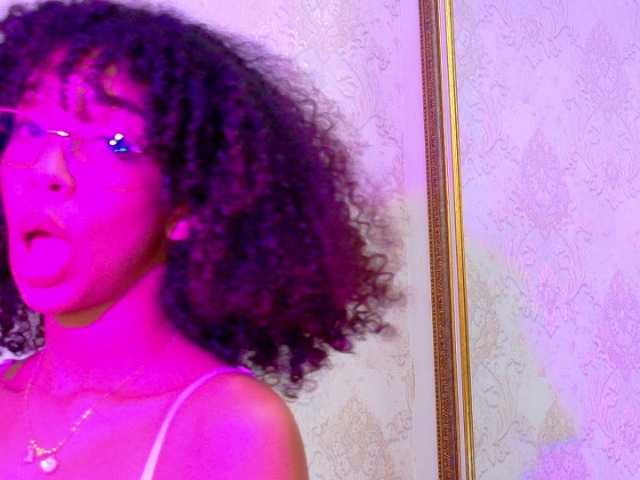 CamileJohnston webcam