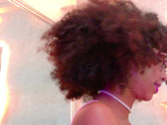 CamileJohnston's BongaCams show and profile