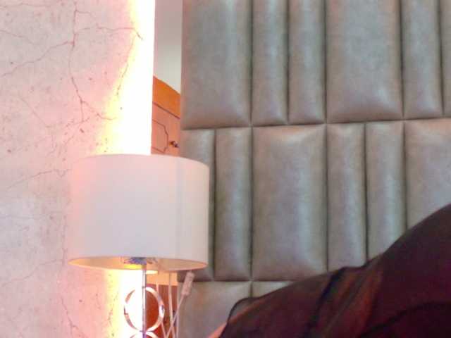 CamileJohnston's BongaCams show and profile