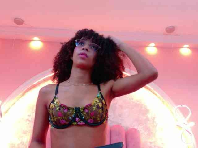 CamileJohnston webcam