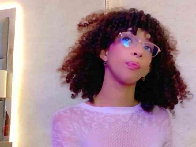 CamileJohnston webcam