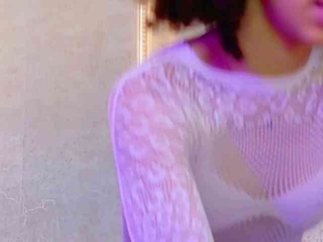 CamileJohnston webcam