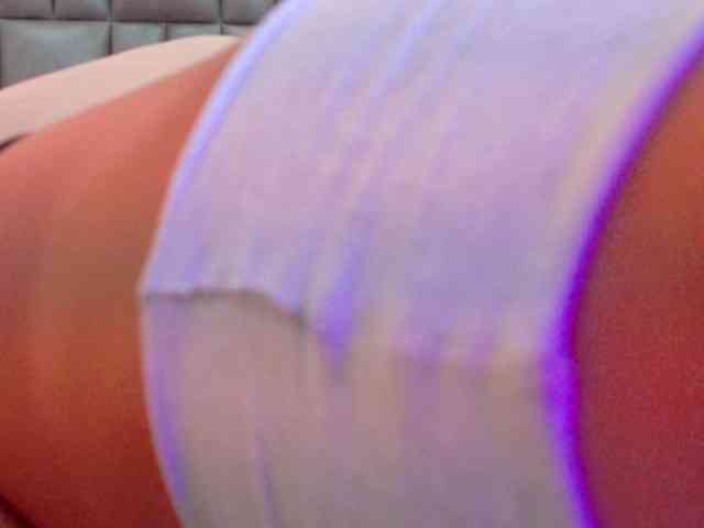 CamileJohnston webcam