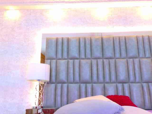 CamileJohnston webcam