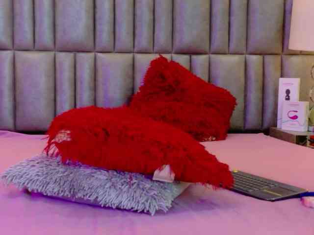 CamileJohnston webcam