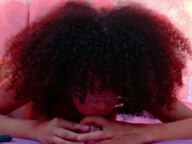 CamileJohnston webcam