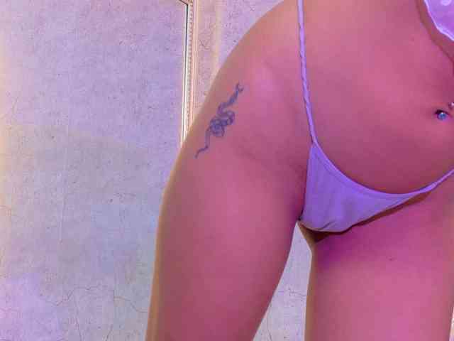 CamileJohnston webcam