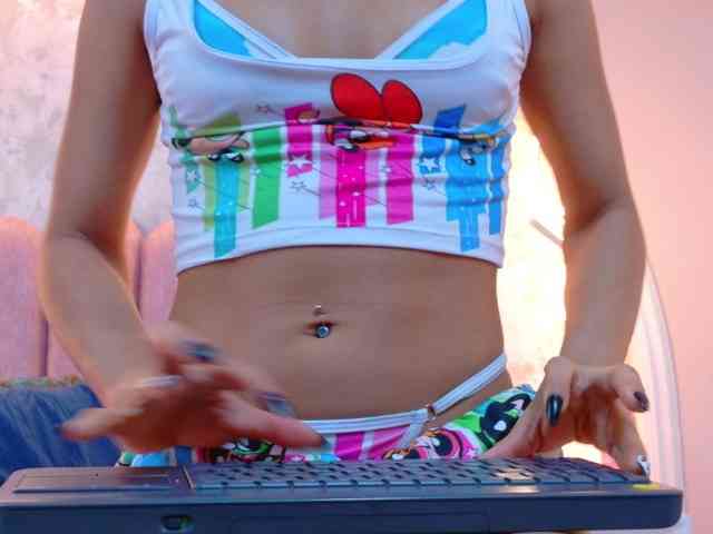 CamileJohnston webcam