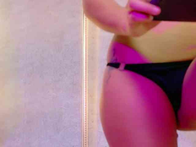 CamileJohnston webcam