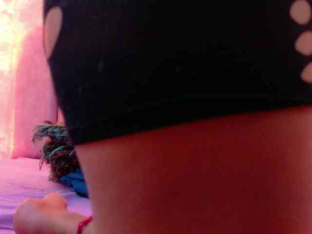 CamileJohnston webcam