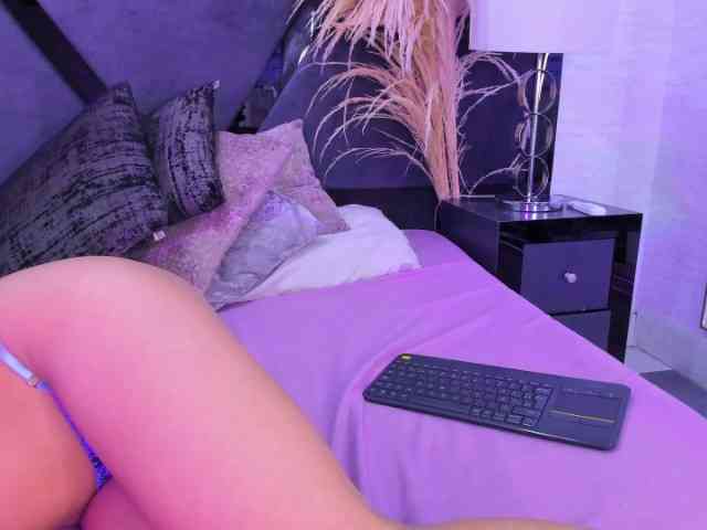 CamileJohnston webcam
