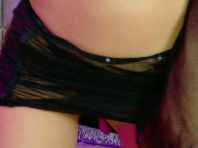 CamileJohnston webcam