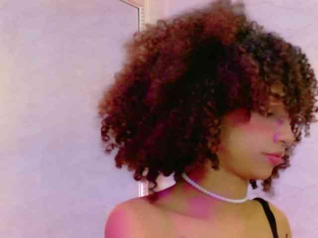 CamileJohnston webcam