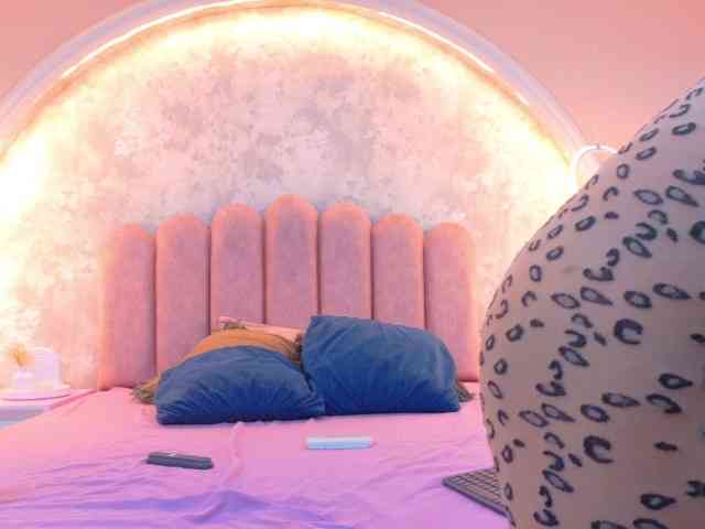 CamileJohnston webcam