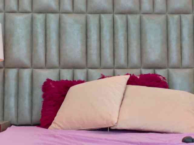 CamileJohnston webcam