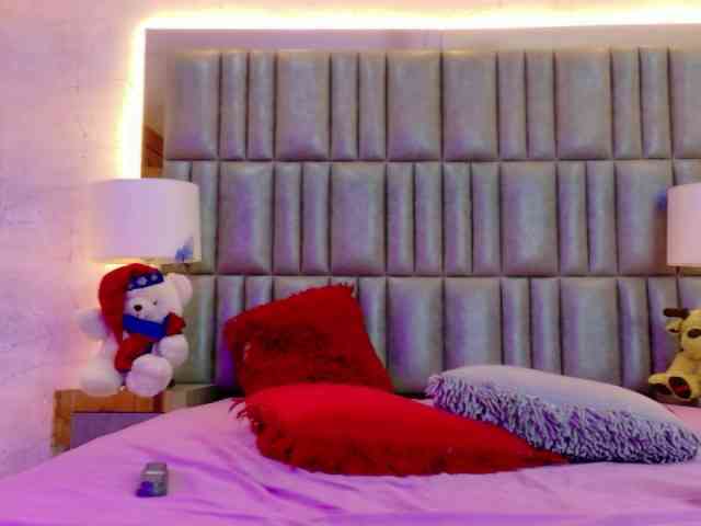 CamileJohnston webcam