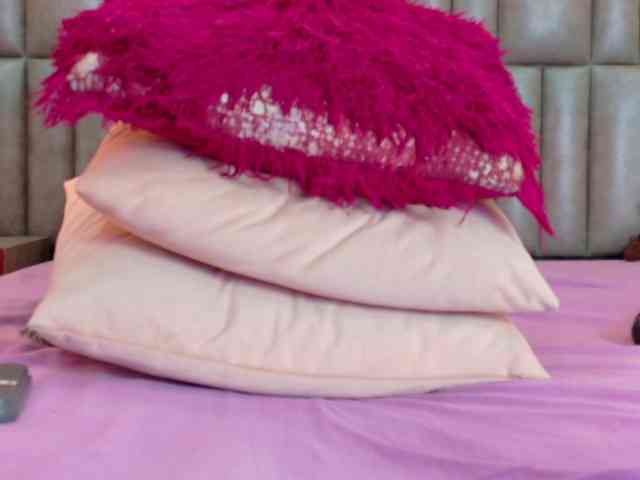 CamileJohnston webcam