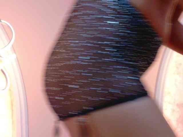 CamileJohnston webcam