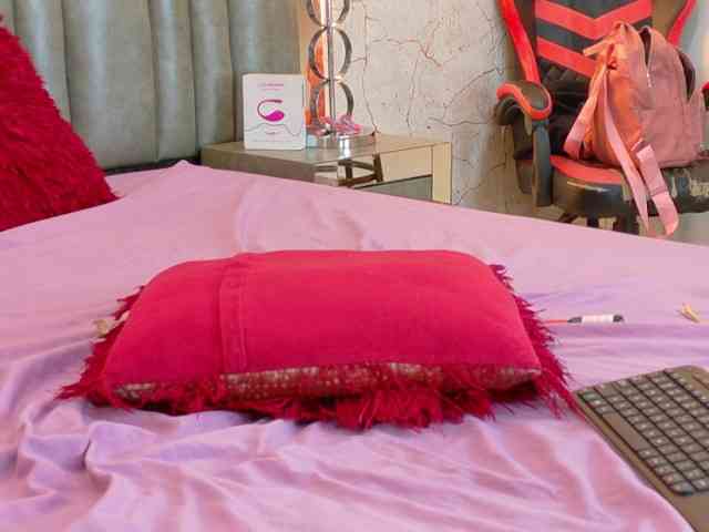 CamileJohnston webcam