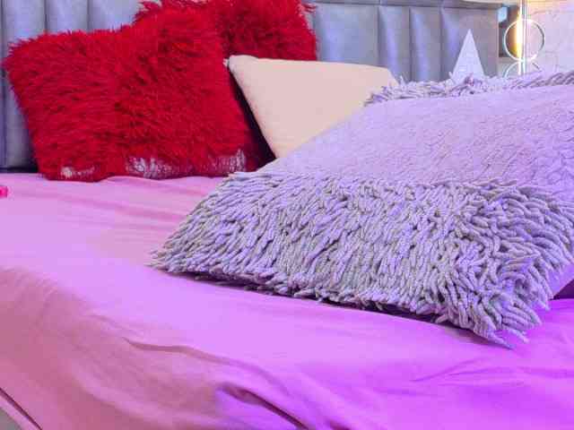 CamileJohnston webcam