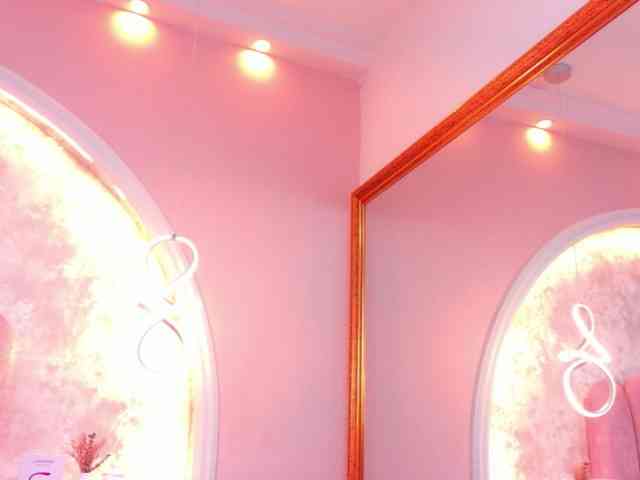 CamileJohnston webcam