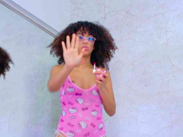 CamileJohnston webcam