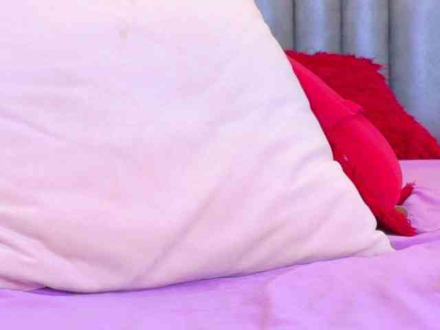 CamileJohnston webcam