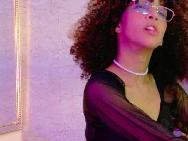 CamileJohnston webcam