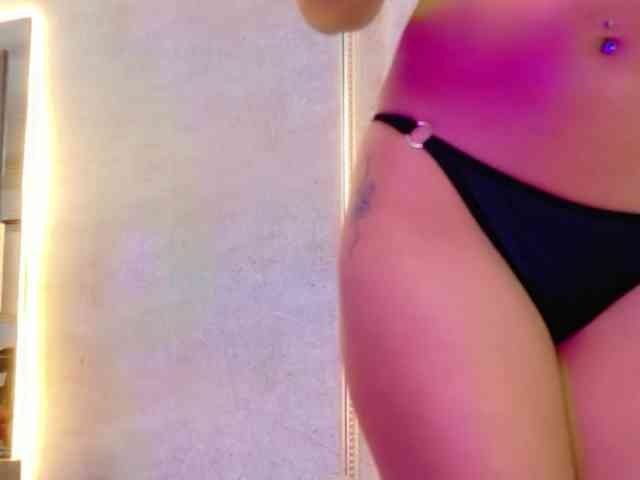 CamileJohnston webcam